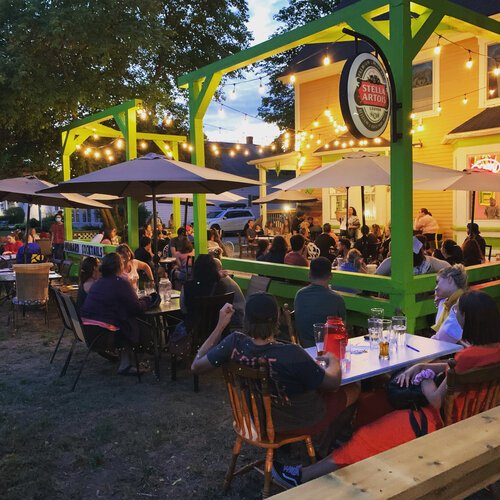 The Le Moque-Tortue patio